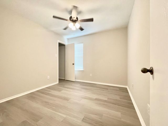 5723 Wandering Creek Drive, Richmond, TX 77469