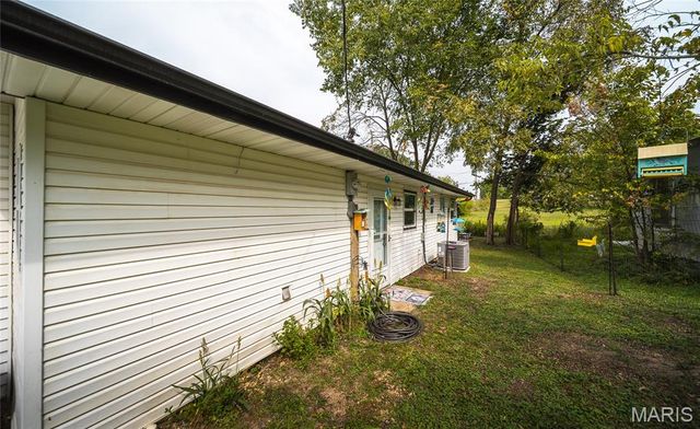 615 W 4th Street, Dixon, MO 65459