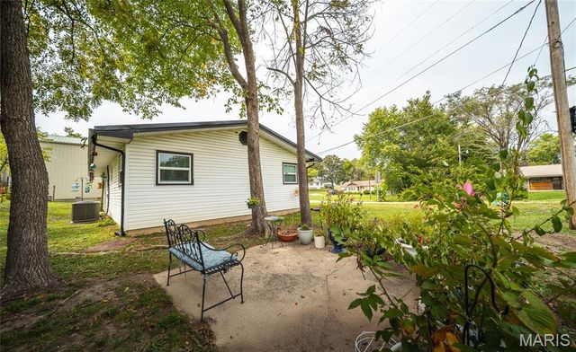 615 W 4th Street, Dixon, MO 65459