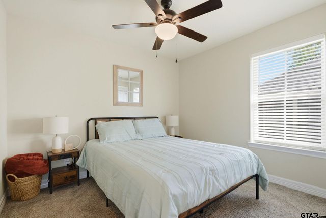 213 Freeman St, Lindale, TX 75771