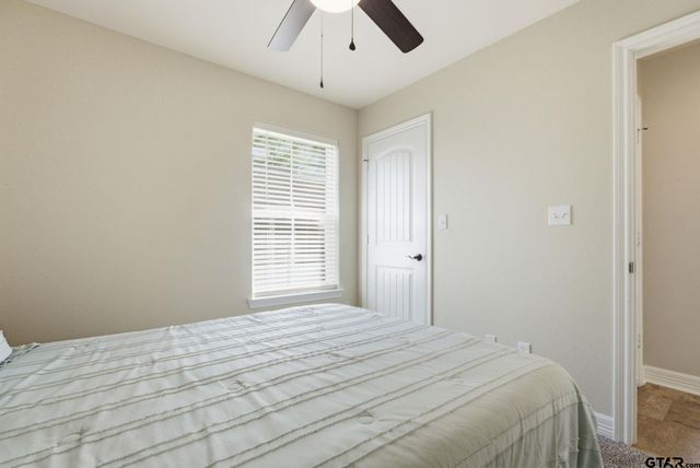 213 Freeman St, Lindale, TX 75771