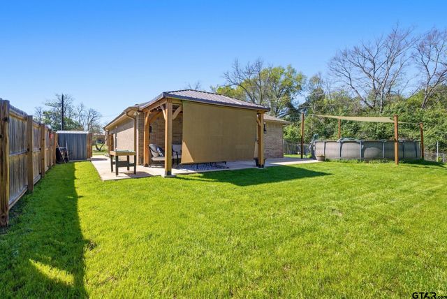 213 Freeman St, Lindale, TX 75771