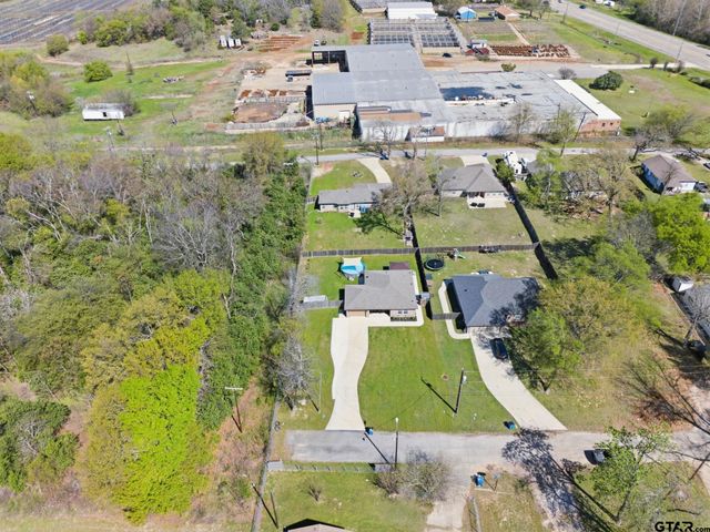 213 Freeman St, Lindale, TX 75771