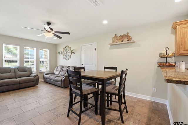 213 Freeman St, Lindale, TX 75771