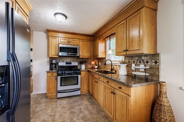 110 Verstreet Drive, Greece, NY 14616