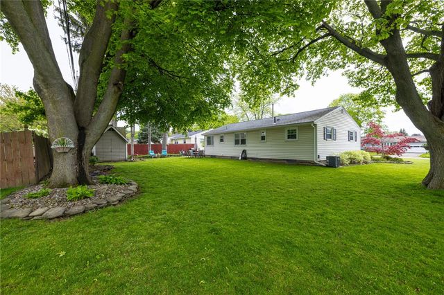 110 Verstreet Drive, Greece, NY 14616