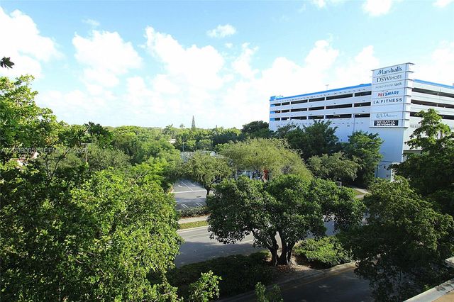3530 SW 22nd Street 505, Miami, FL 33145