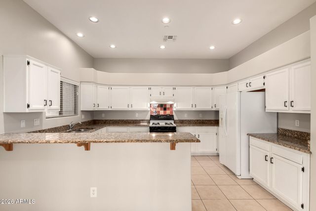 7802 W ORANGEWOOD Avenue, Glendale, AZ 85303