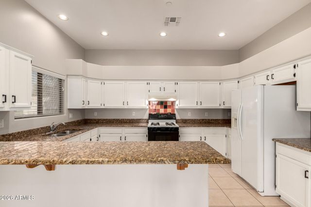 7802 W ORANGEWOOD Avenue, Glendale, AZ 85303