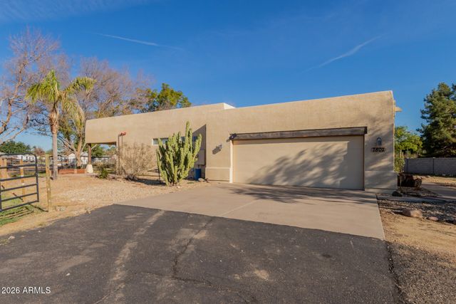 7802 W ORANGEWOOD Avenue, Glendale, AZ 85303