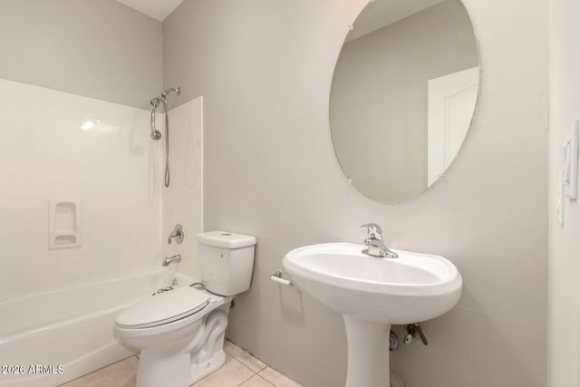 7802 W ORANGEWOOD Avenue, Glendale, AZ 85303