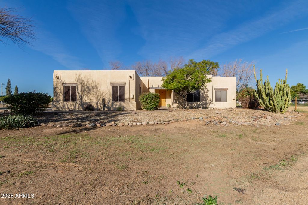 7802 W ORANGEWOOD Avenue, Glendale, AZ 85303