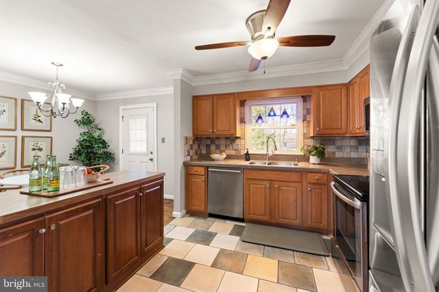 6101 BRIARVIEW CT, Alexandria, VA 22310