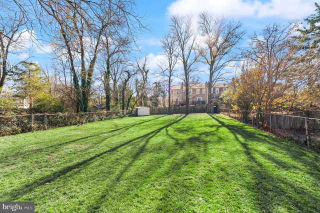 6101 BRIARVIEW CT, Alexandria, VA 22310