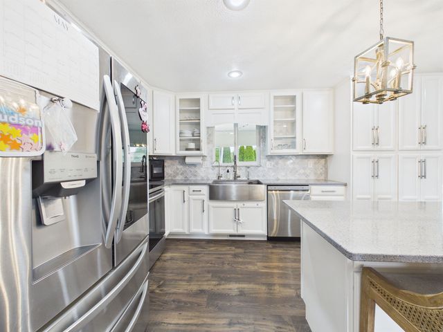 213 David St., Hurricane, WV 25526