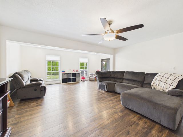 213 David St., Hurricane, WV 25526