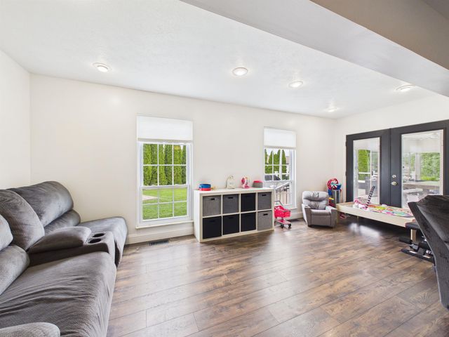 213 David St., Hurricane, WV 25526