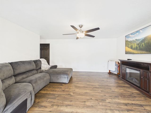 213 David St., Hurricane, WV 25526