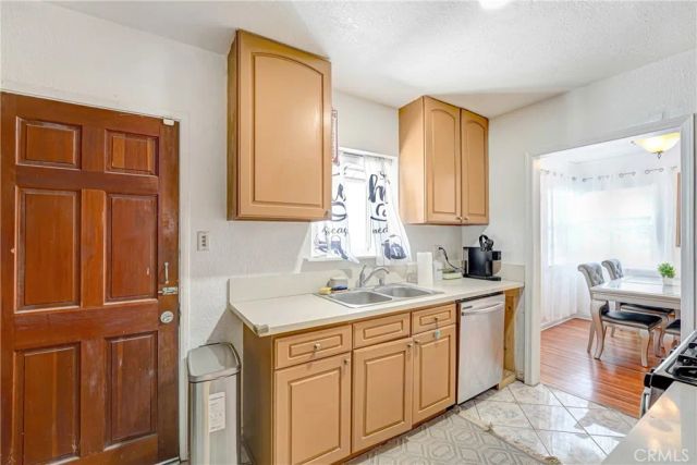 619 E Fairview, Inglewood, CA 90302