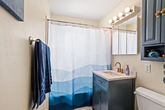 8421 17th AVENUE, Kenosha, WI 53143