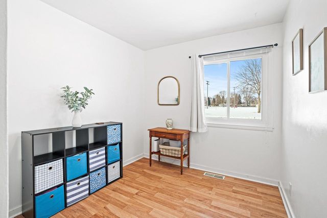 8421 17th AVENUE, Kenosha, WI 53143