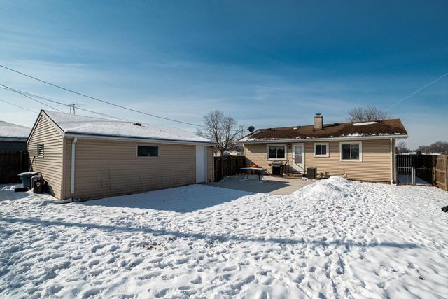 8421 17th AVENUE, Kenosha, WI 53143