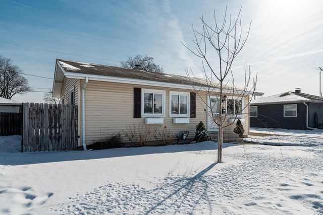 8421 17th AVENUE, Kenosha, WI 53143