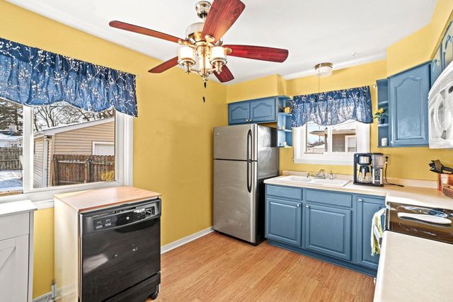 8421 17th AVENUE, Kenosha, WI 53143