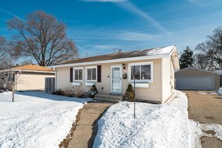 8421 17th AVENUE, Kenosha, WI 53143