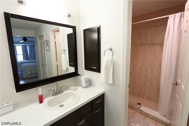 10805 Queen Anne LN 203, Naples, FL 34109