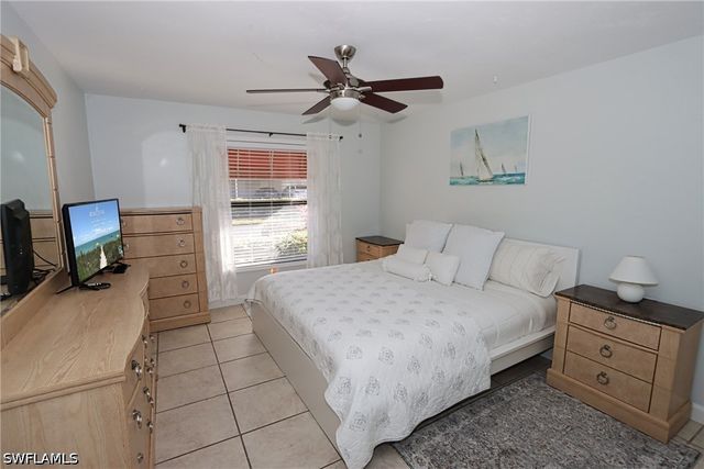 10805 Queen Anne LN 203, Naples, FL 34109
