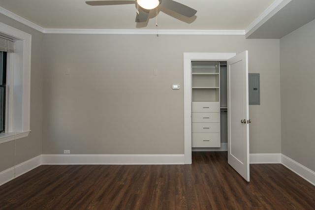 817 W Lakeside Place 206, Chicago, IL 60640