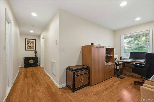 25 Edcris Lane, Huntington, NY 11743