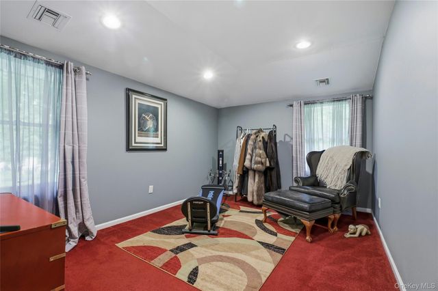 25 Edcris Lane, Huntington, NY 11743