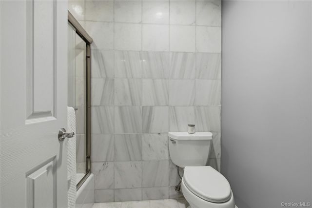 25 Edcris Lane, Huntington, NY 11743
