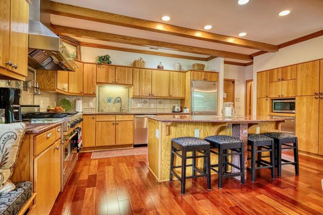 811 Farwell Drive, Madison, WI 53704