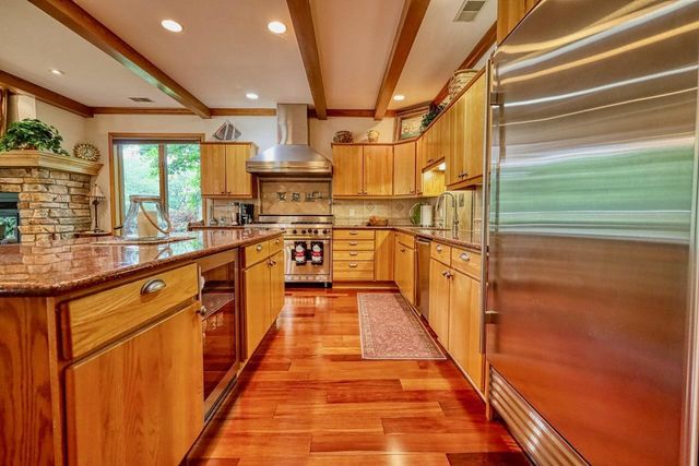 811 Farwell Drive, Madison, WI 53704