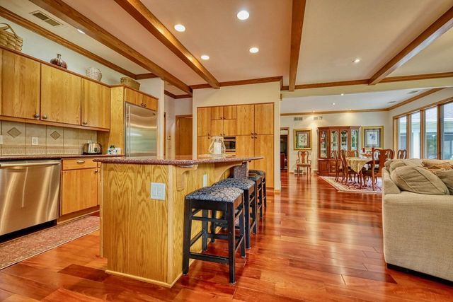 811 Farwell Drive, Madison, WI 53704