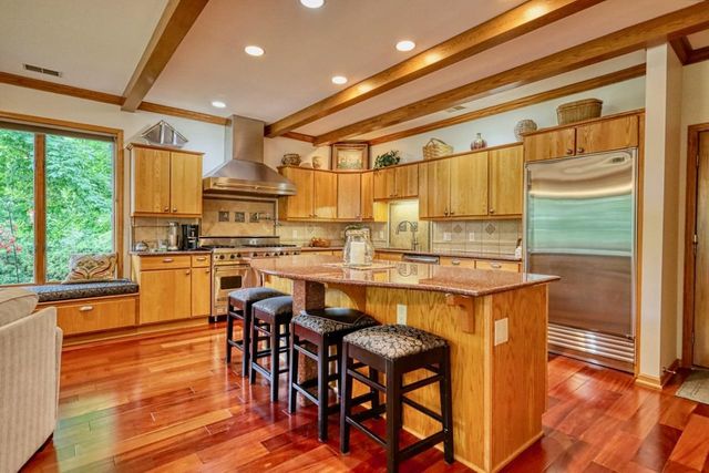 811 Farwell Drive, Madison, WI 53704