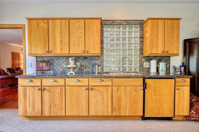 811 Farwell Drive, Madison, WI 53704