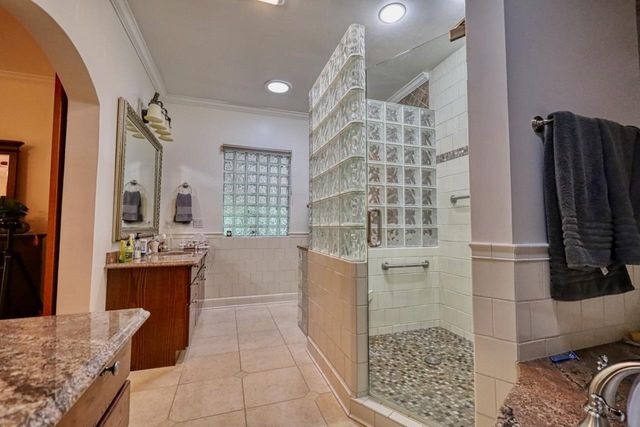 811 Farwell Drive, Madison, WI 53704