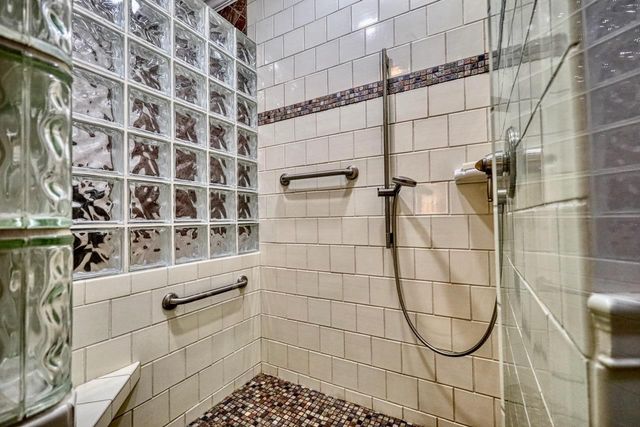 811 Farwell Drive, Madison, WI 53704