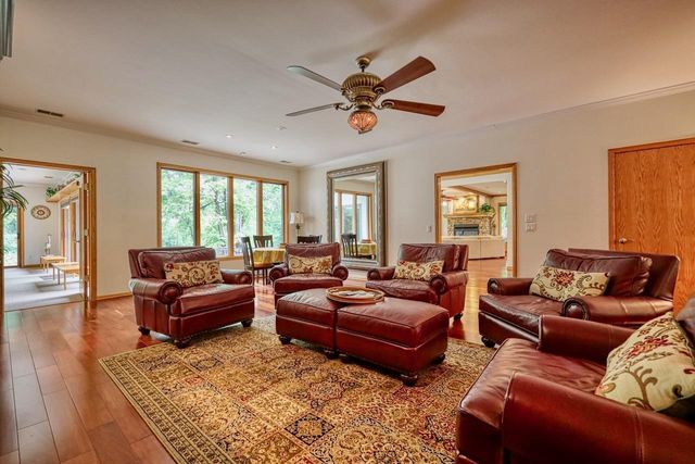 811 Farwell Drive, Madison, WI 53704