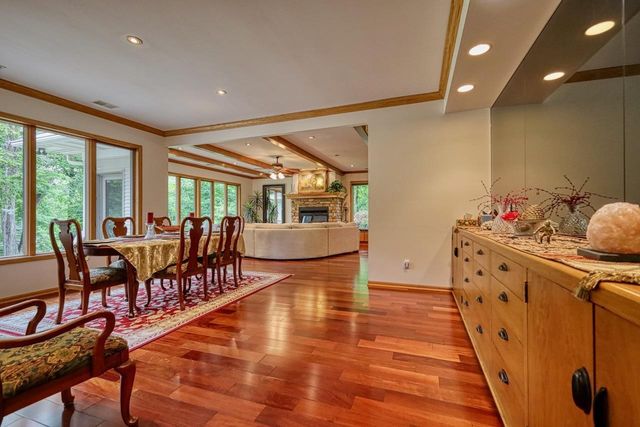 811 Farwell Drive, Madison, WI 53704