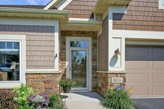 8824 Upper 7th Place N, Lake Elmo, MN 55042