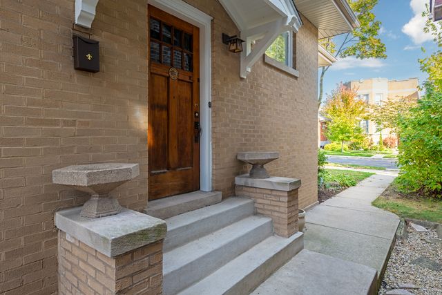 6614 N Talman Avenue, Chicago, IL 60645