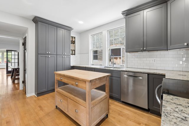 6614 N Talman Avenue, Chicago, IL 60645