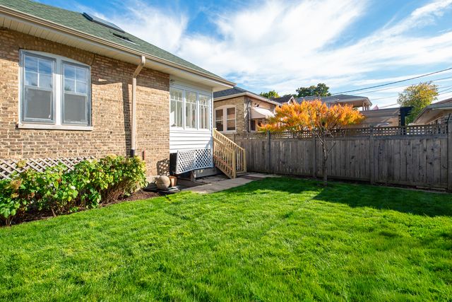 6614 N Talman Avenue, Chicago, IL 60645