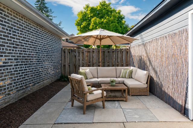 6614 N Talman Avenue, Chicago, IL 60645