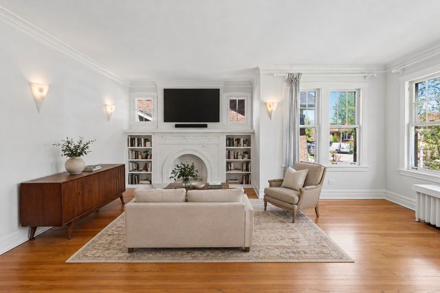 6614 N Talman Avenue, Chicago, IL 60645